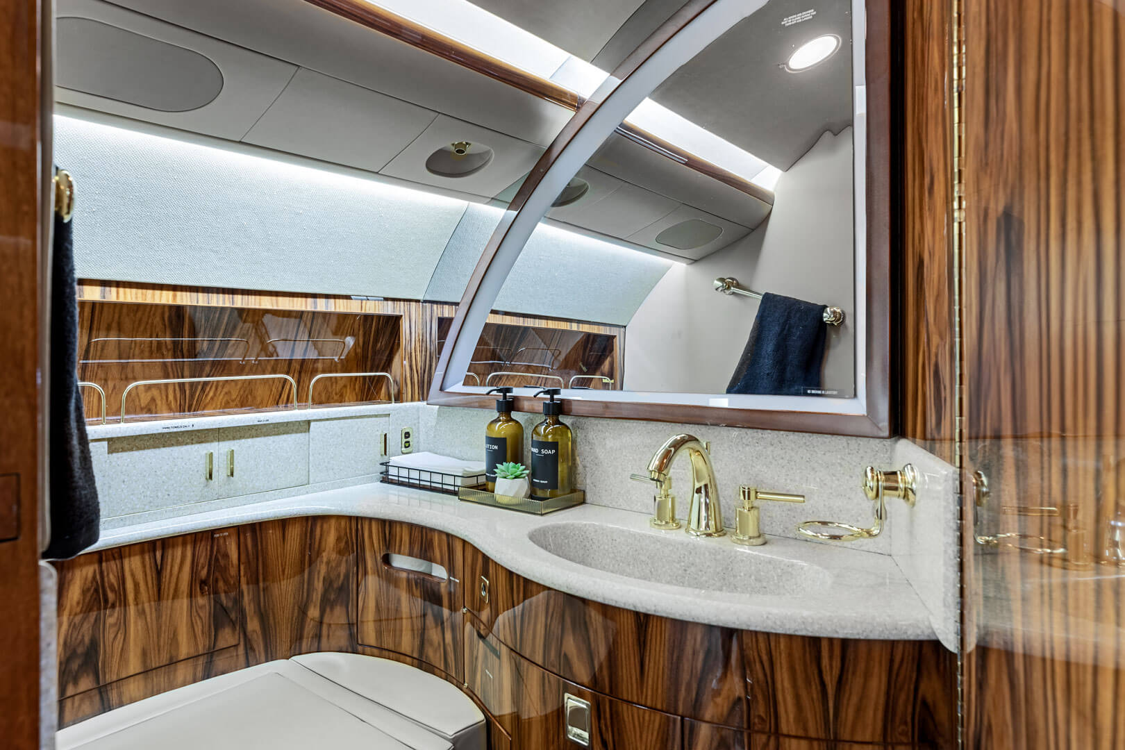 Ventura-Airlines-NY-Josh-Goetz-Photography-3